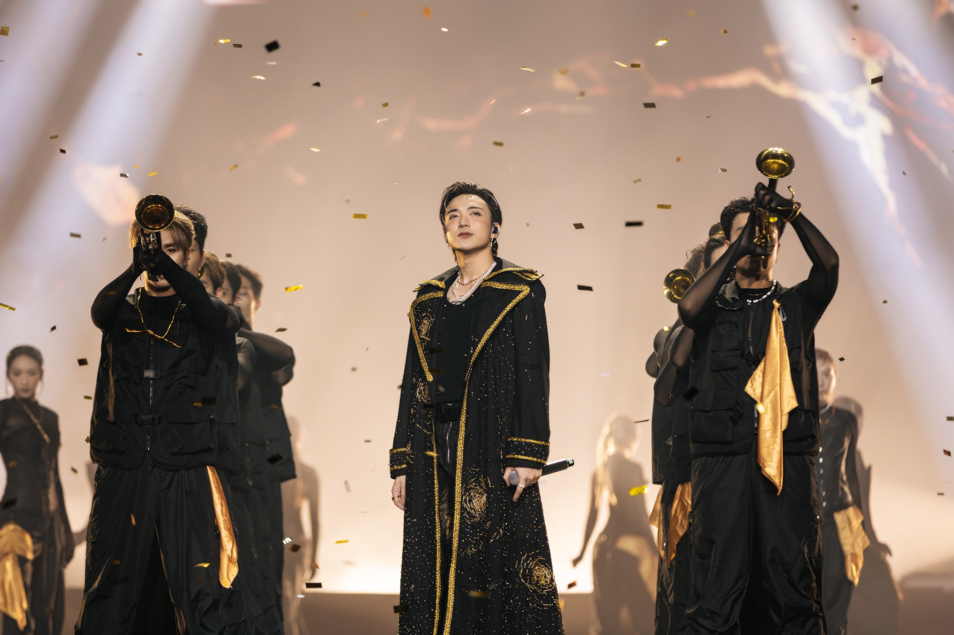 SOOBIN bật khóc nức nở sau đêm diễn thứ 2 concert “ALL-ROUNDER”: Cột mốc không thể quên trong sự nghiệp