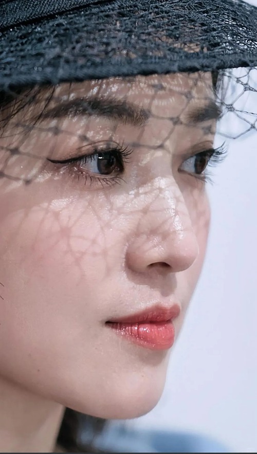 Phụ nữ có 4 nét tướng này, càng qua năm tháng, chồng càng thương yêu, gia đình càng thịnh vượng!