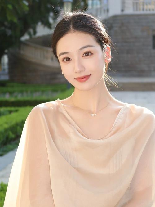 Phụ nữ có 4 nét tướng này, càng qua năm tháng, chồng càng thương yêu, gia đình càng thịnh vượng!