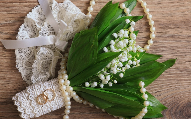 Xôn xao vài cành hoa héo giá 7 triệu đồng: Bí ẩn đằng sau loài hoa được nhiều sao Việt chọn làm hoa cưới