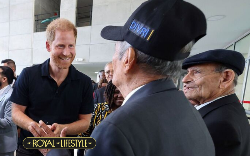 Harry bị người hâm mộ hoàng gia chỉ trích dữ dội vì đuổi gia đình cựu chiến binh