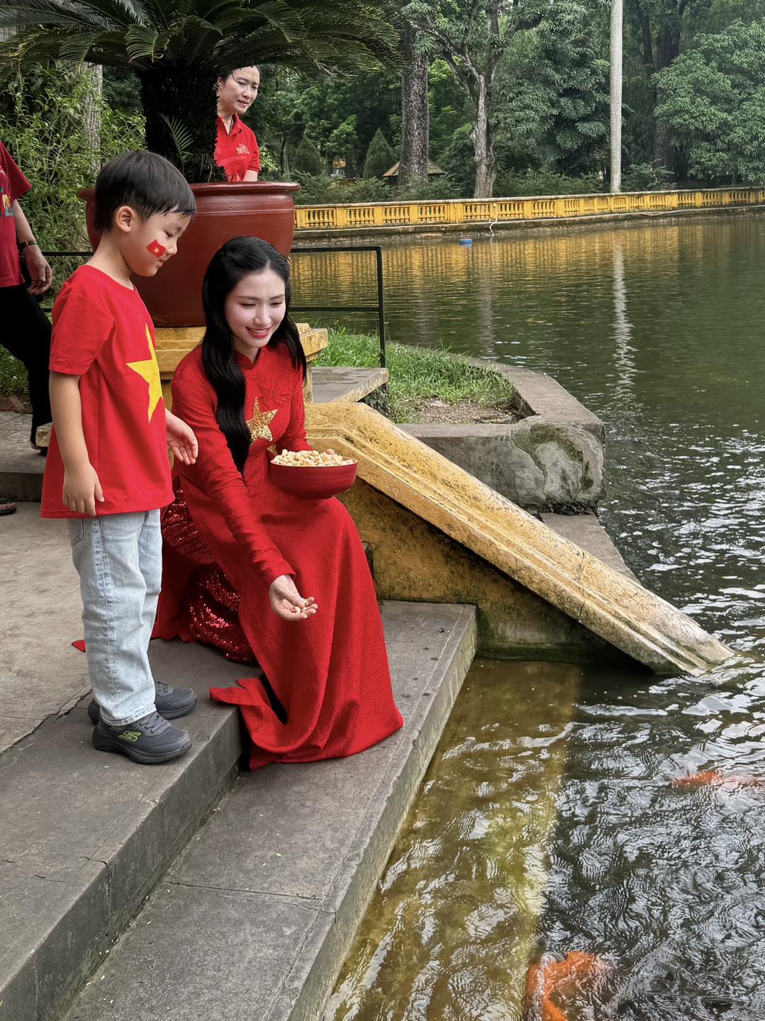 Hòa Minzy đang cho thấy một hình mẫu phụ huynh hiện đại, đồng hành cùng con bằng tình yêu thương, sự tôn trọng và thấu hiểu.