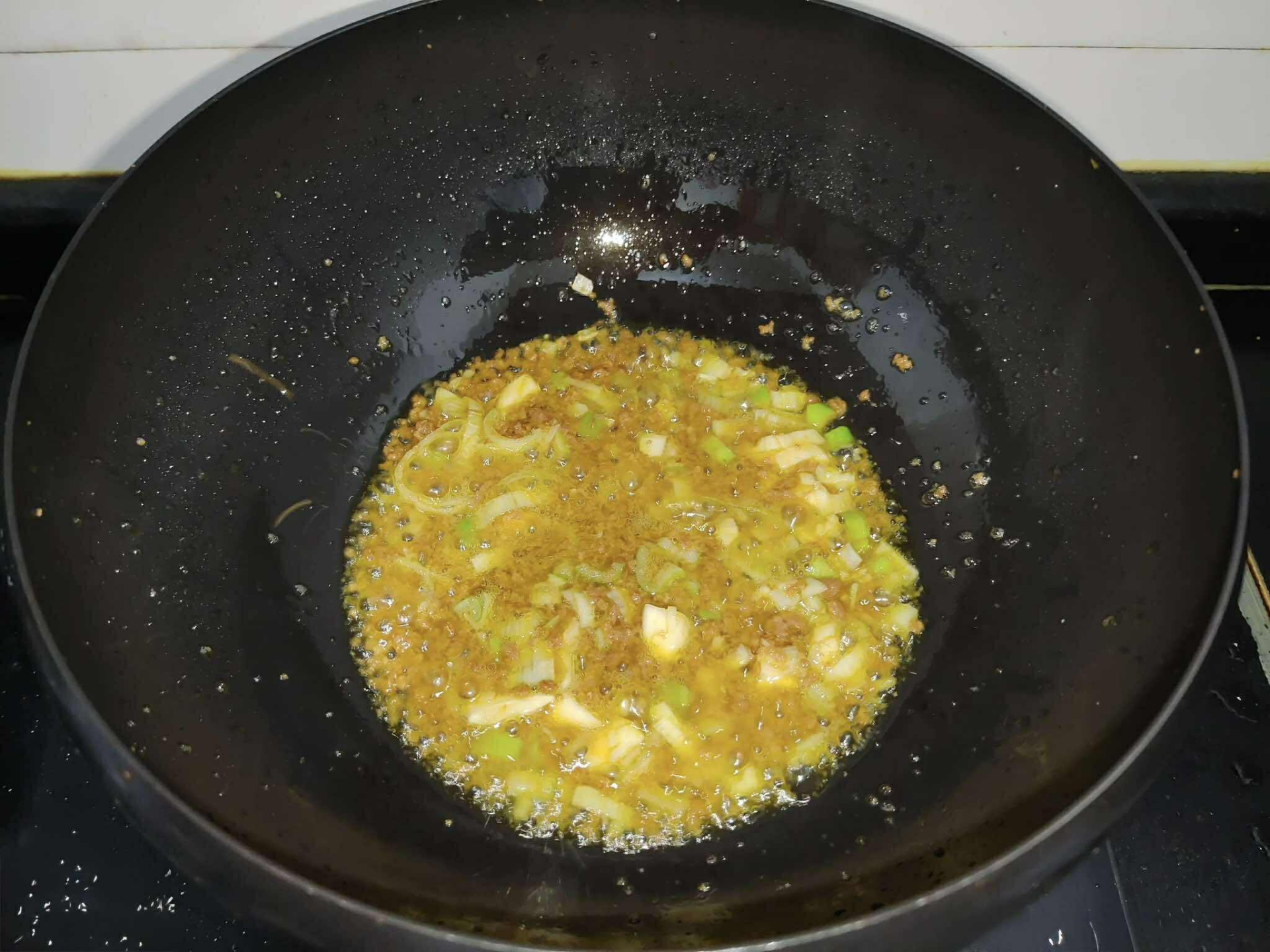 Món ăn này nhanh gọn, cực kỳ hợp ăn trong bữa cơm mùa đông: Chỉ cần đun nhỏ lửa 15 phút mà thơm mềm tuyệt hảo