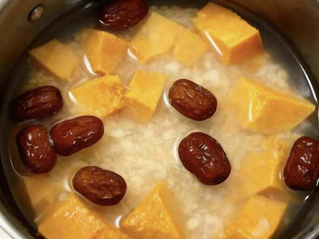 Uống 4,5kg sữa đậu nành không bằng 1 bát này: Phụ nữ trung niên và cao tuổi ăn thường xuyên thì tỳ vị dễ chịu, khí huyết càng tốt