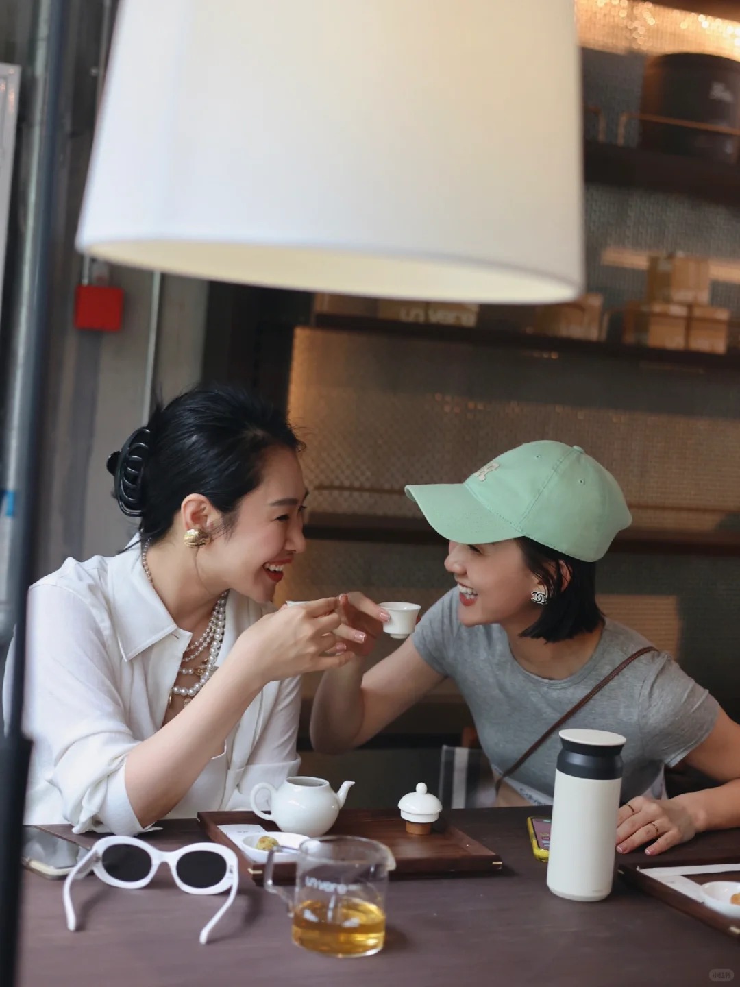 4 kiểu đồng nghiệp mới quen “ngọt ngào như mật” nhưng càng thân càng mệt