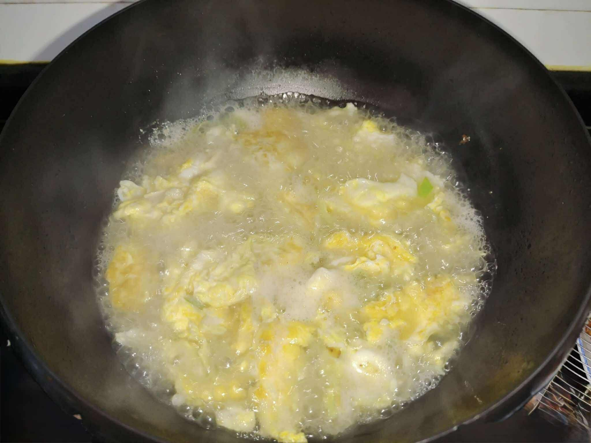 Tôi cực kỳ thích món canh này: Vừa ngon miệng lại dễ nấu, nước dùng tuyệt vị đến mức khiến bạn húp sạch đáy nồi