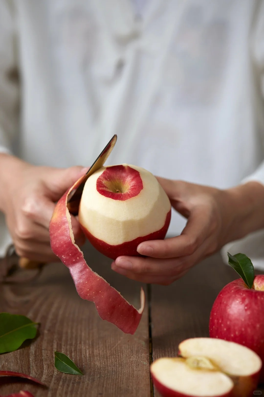 Ngày đầu tiên của mỗi tháng âm lịch, tôi đều ăn 1 quả táo đỏ và đây là lý do