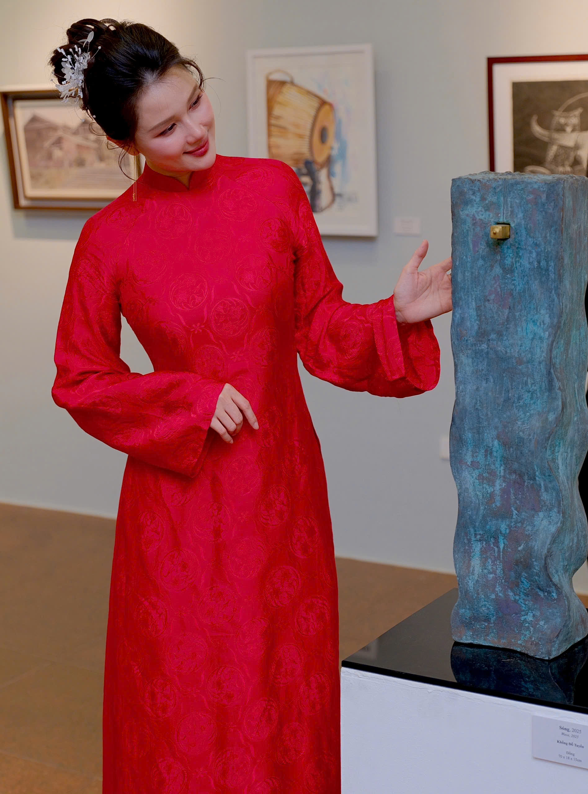 MC Huyền Châu: “Khi phụ nữ biết yêu bản thân đúng cách, họ tự khắc trẻ lâu”