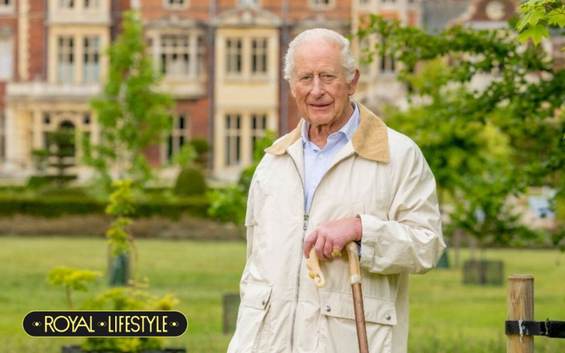 Vua Charles đón sinh nhật tuổi 77