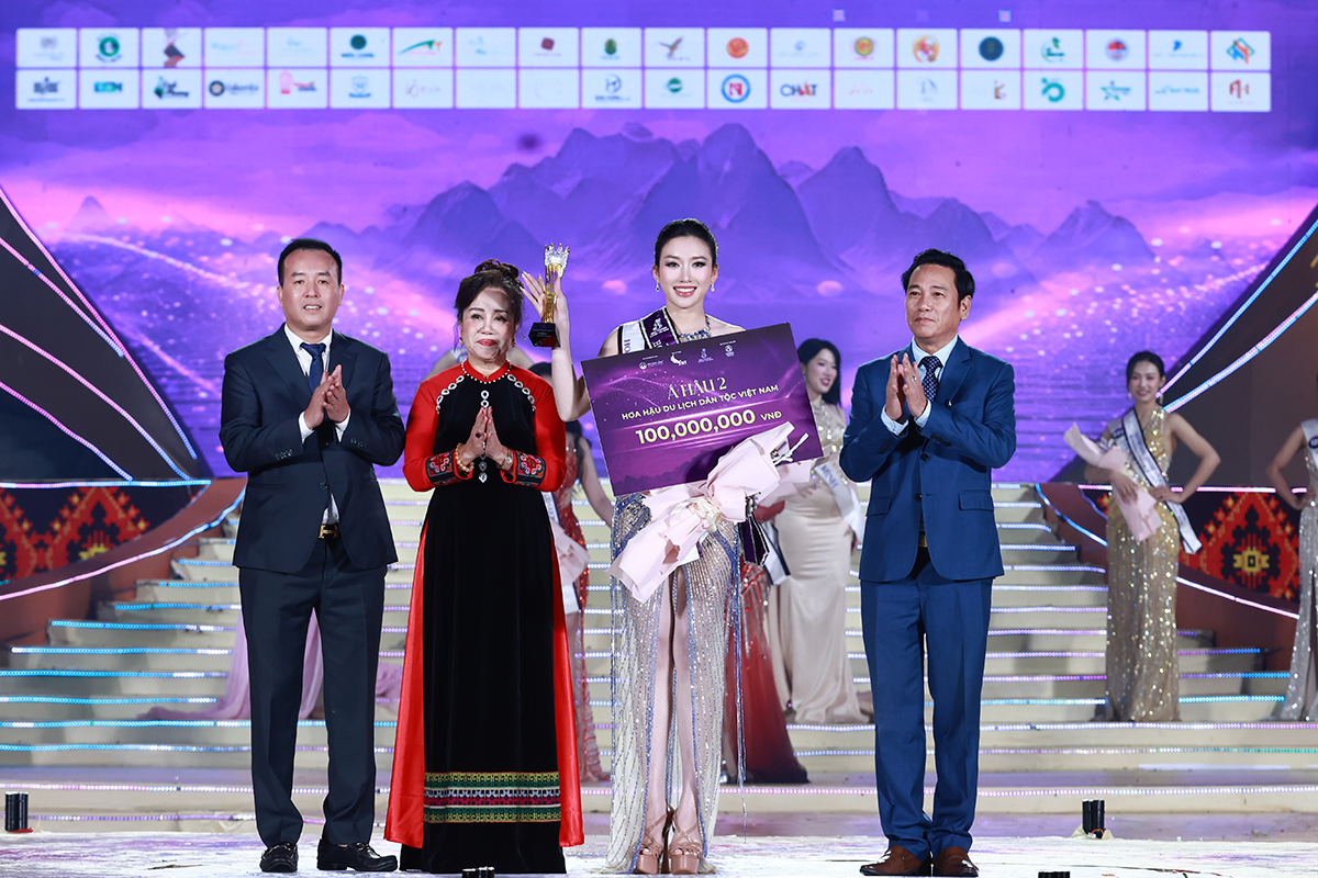 Cận cảnh nhan sắc người đẹp vừa đăng quang Hoa hậu Du lịch Dân tộc Việt Nam 2025 