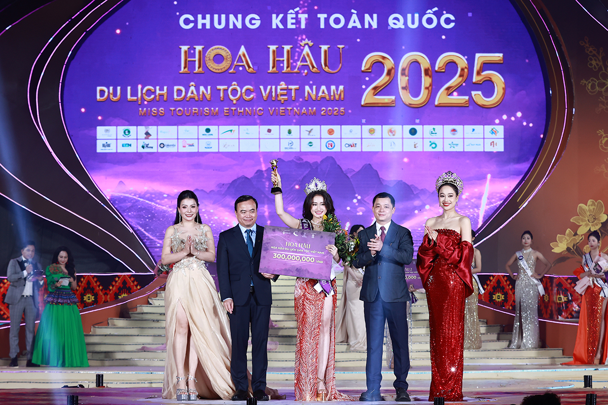 Cận cảnh nhan sắc người đẹp vừa đăng quang Hoa hậu Du lịch Dân tộc Việt Nam 2025 