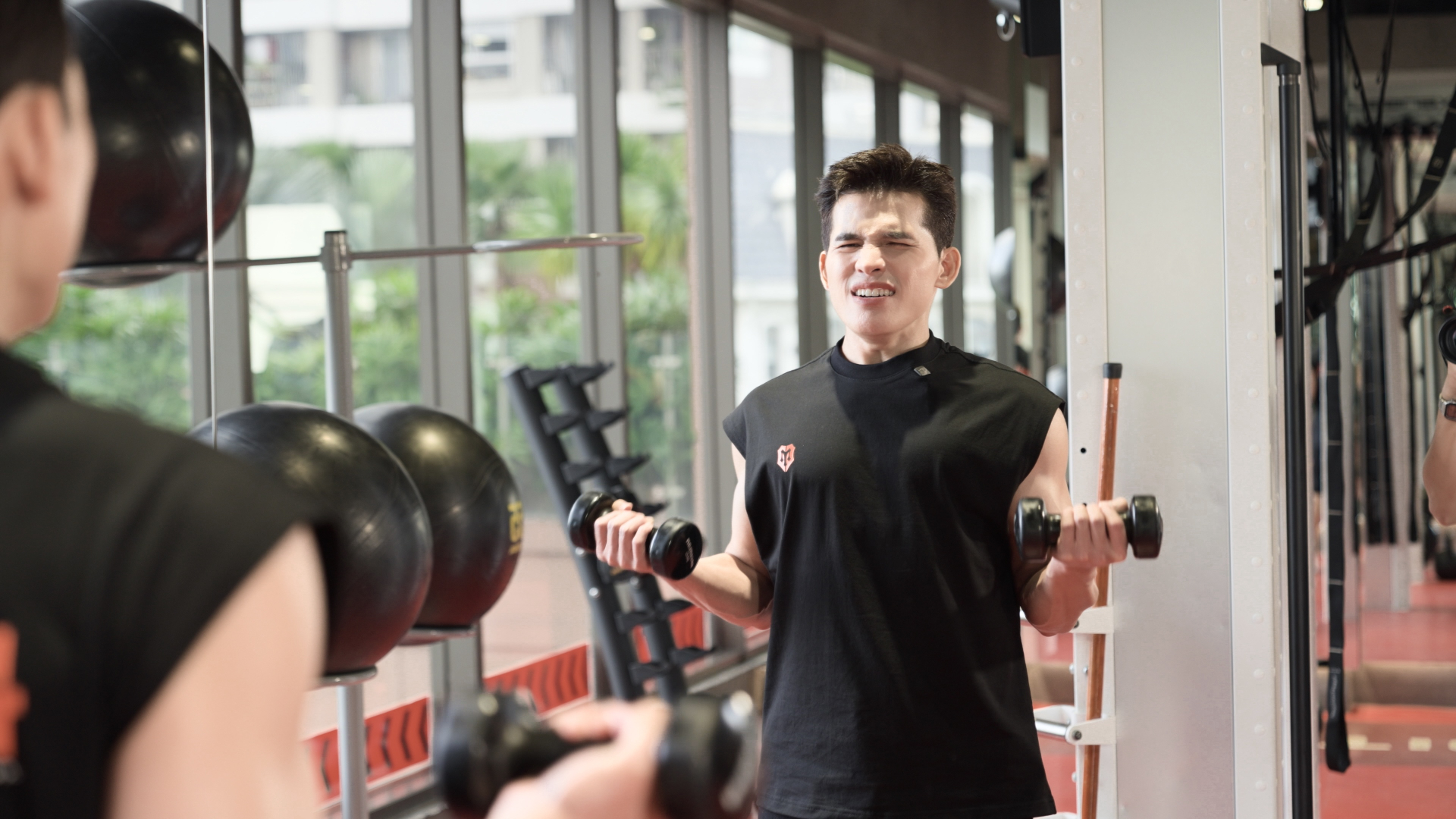 Quốc Thiên và Bùi Công Nam “var” nhau cực căng trước thềm Live Concert SKYNOTE 2025