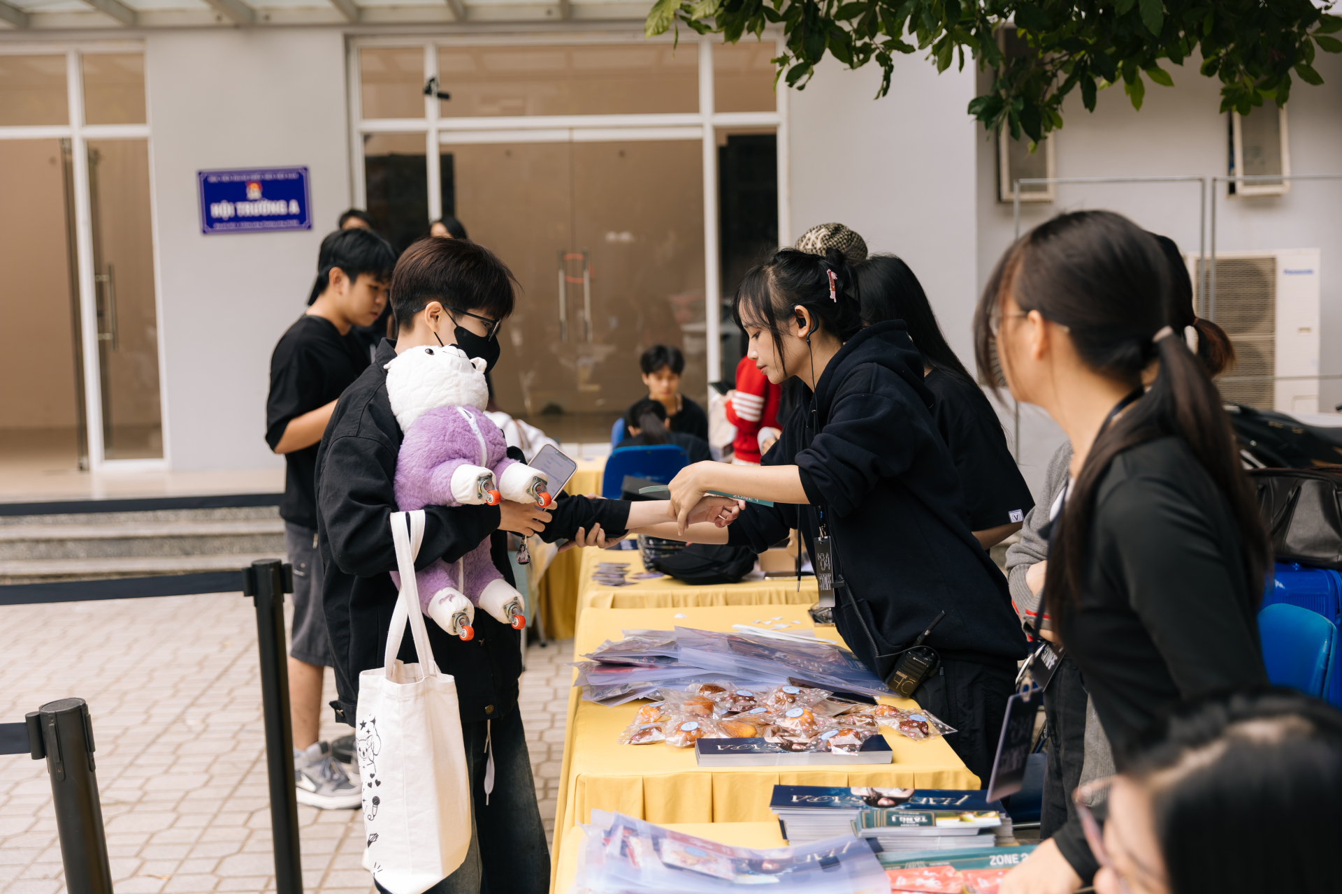 Han Sara khiến fan xúc động với món quà sinh nhật tự tay chuẩn bị