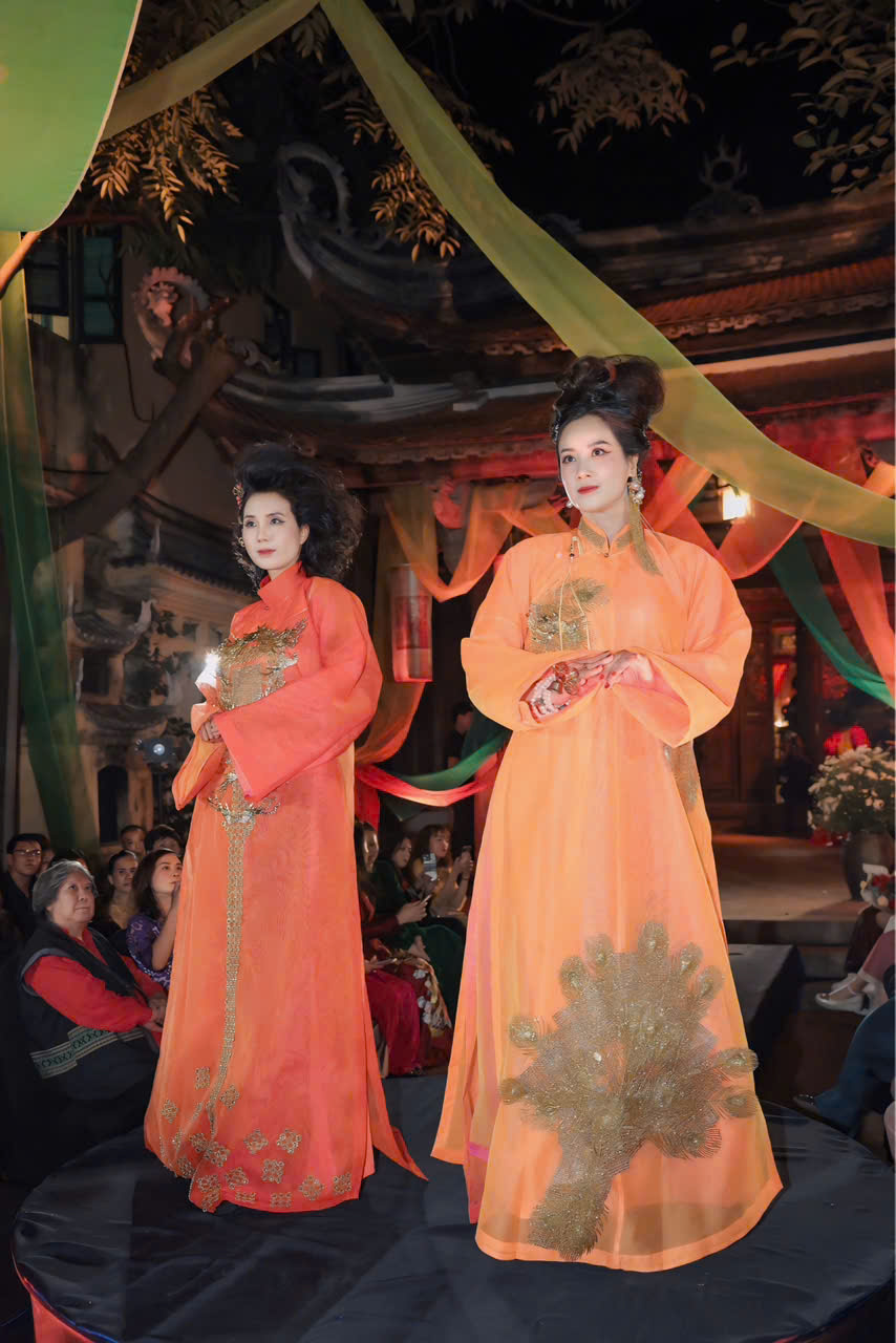 Hoa hậu Băng Giang xuất hiện đầy cảm xúc trong hành trình tôn vinh di sản áo dài tại phố cổ Hà Nội