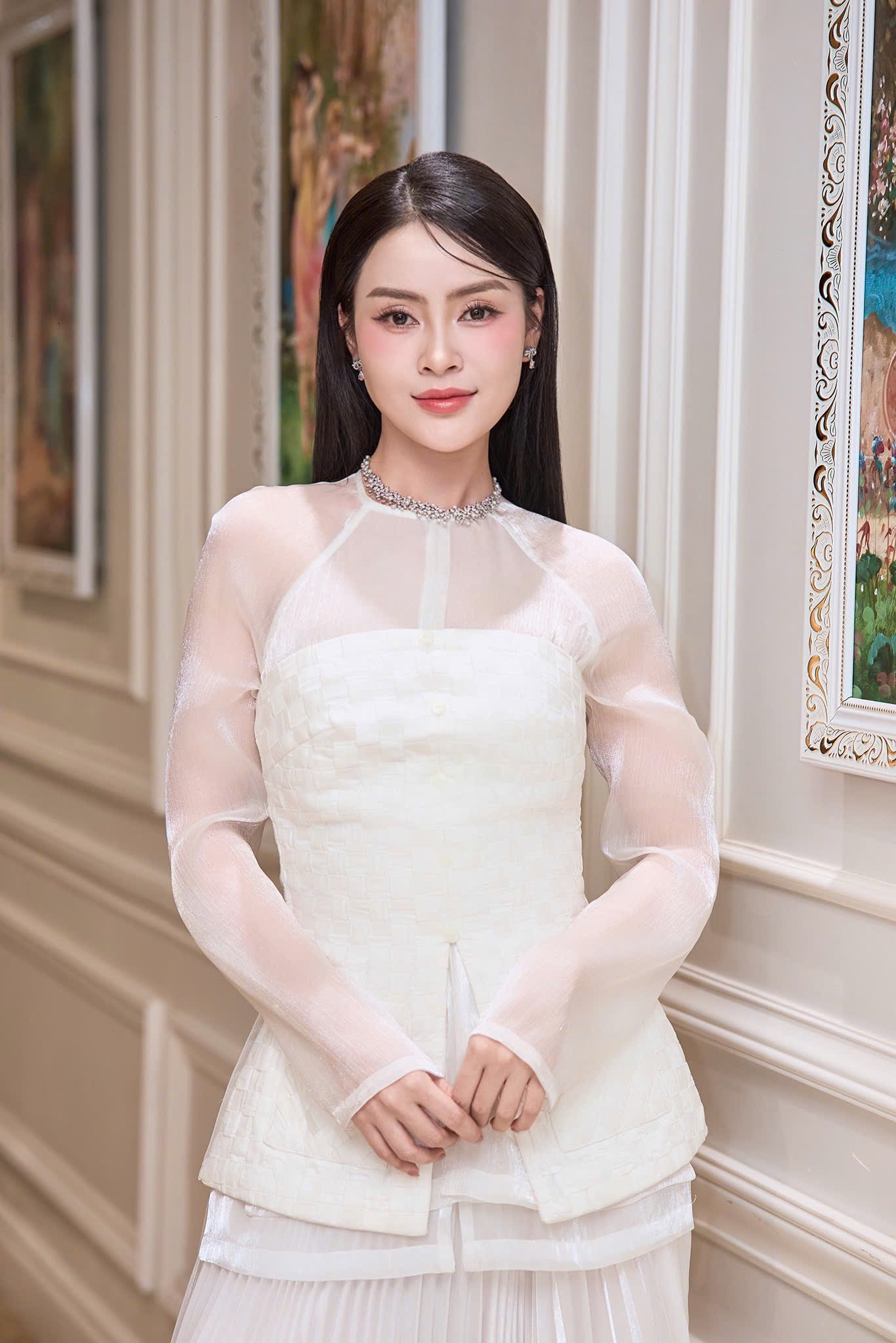 Hoa hậu Kim Thảo diện bà ba trắng nền nã, gây sốt với vai trò Đại sứ hình ảnh Du lịch 