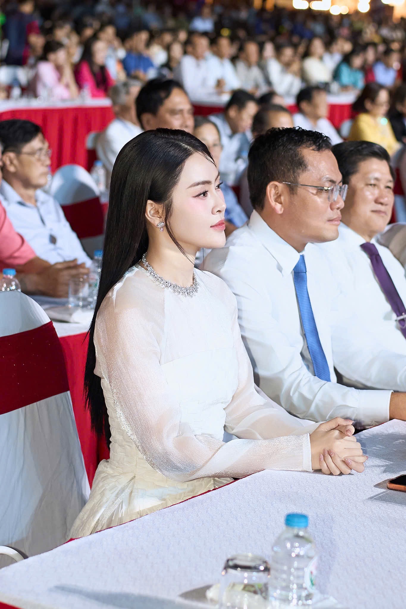 Hoa hậu Kim Thảo diện bà ba trắng nền nã, gây sốt với vai trò Đại sứ hình ảnh Du lịch 