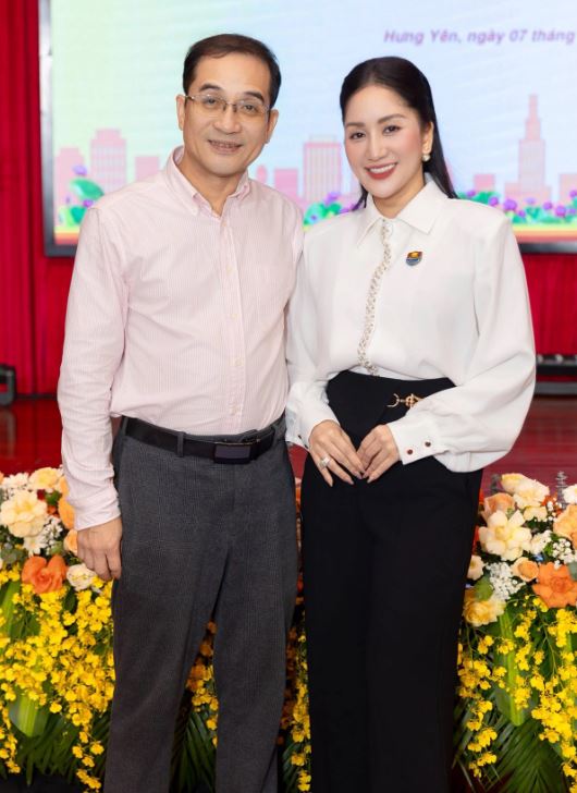 Bức ảnh chụp cùng anh trai được Khánh Thi khoe mới đây