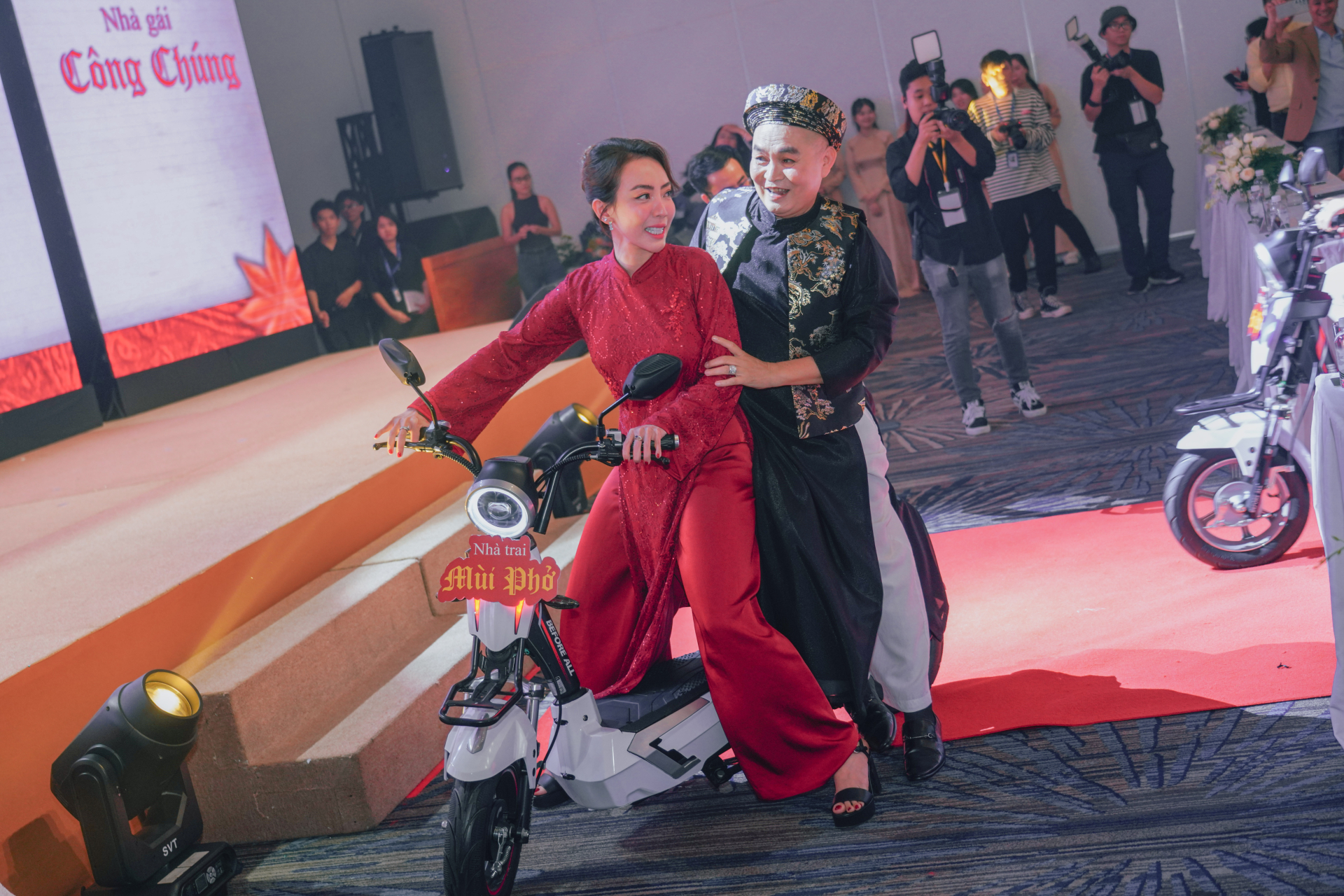 Xuân Hinh làm “đám cưới” ở tuổi U60?