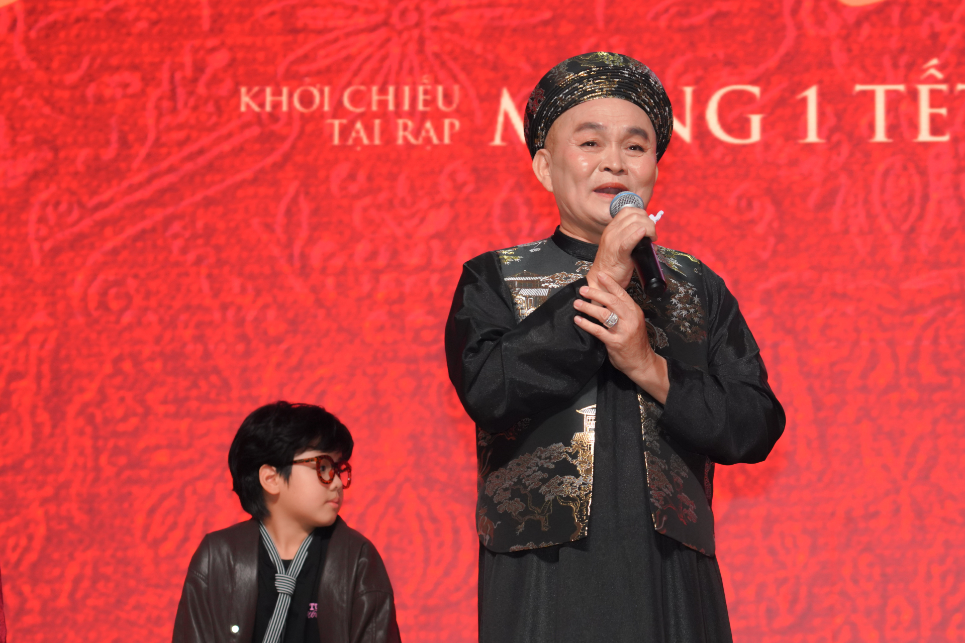 Xuân Hinh làm “đám cưới” ở tuổi U60?