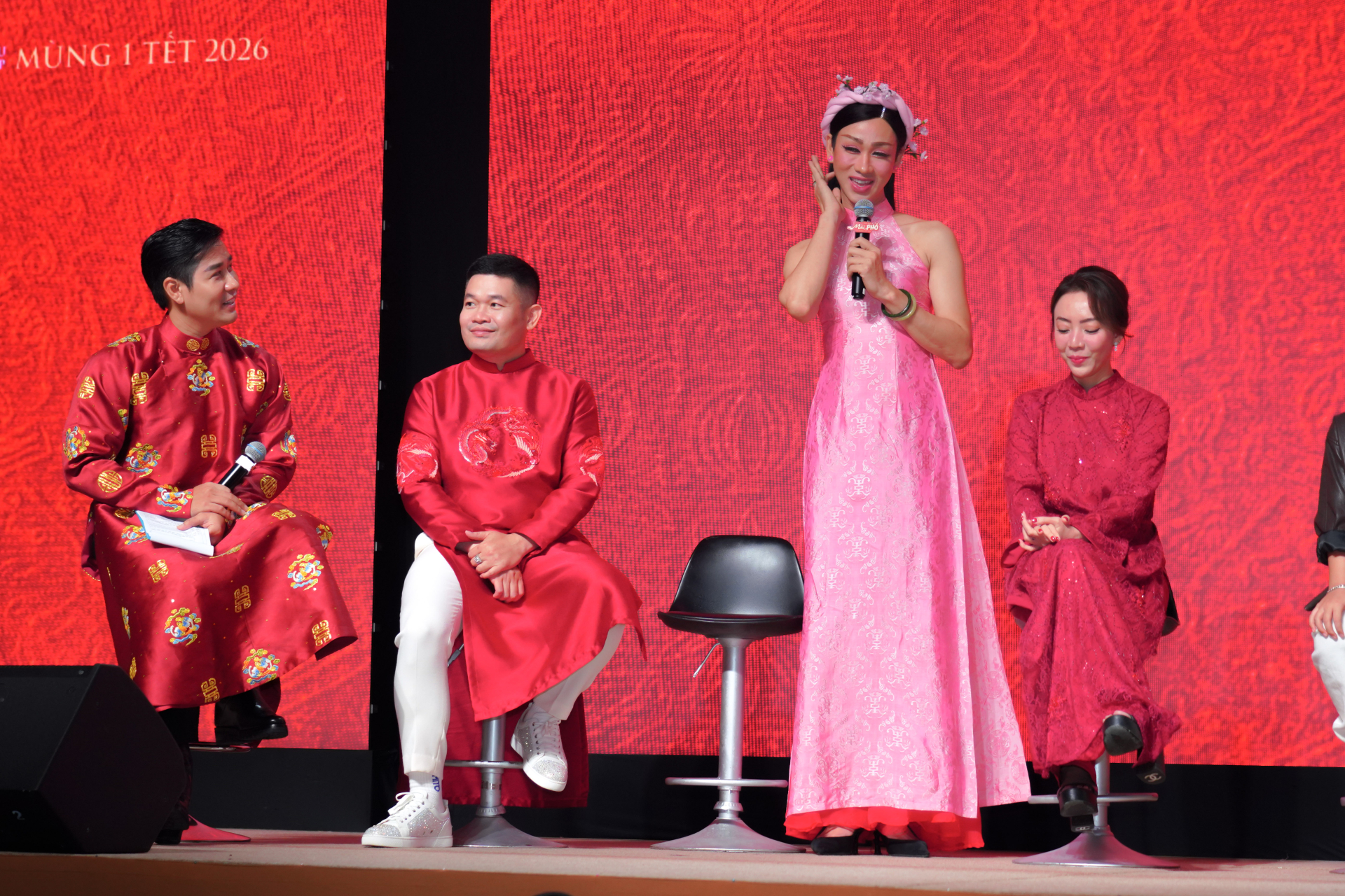 Xuân Hinh làm “đám cưới” ở tuổi U60?