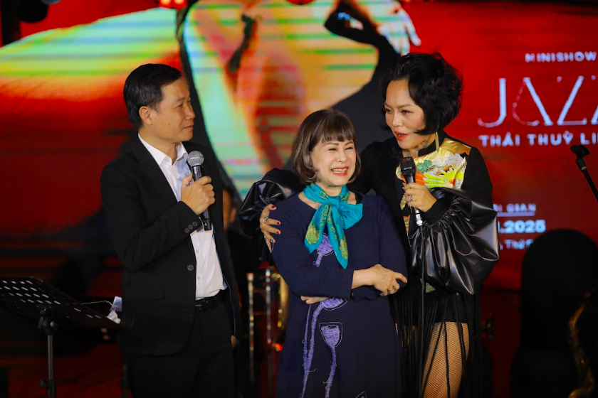 Thái Thùy Linh thú nhận không còn sống bằng nghề hát