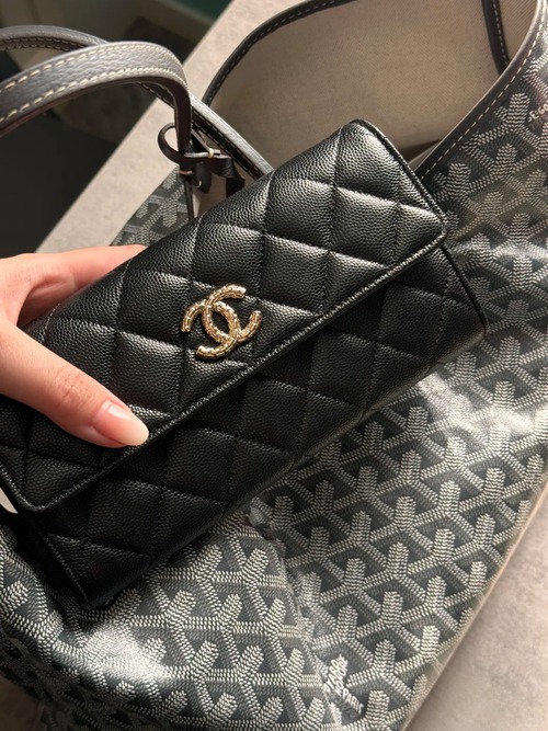 3 con giáp chỉ cần đổi màu ví là đỡ khổ vì tiền, vận đen tài chính cũng