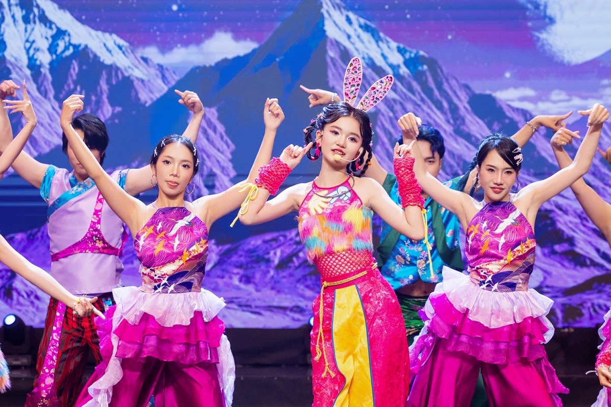 Tuấn Cry “tái sinh” trò chơi tuổi thơ bằng âm nhạc dân gian hiện đại trong sản phẩm đầu tay của ca sĩ Kim Cương