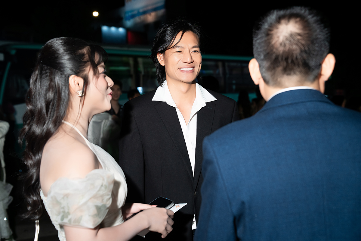 Nam diễn viên có hai phim cùng lúc đoạt giải Vàng và Bạc tại LHP Việt Nam lần thứ 24