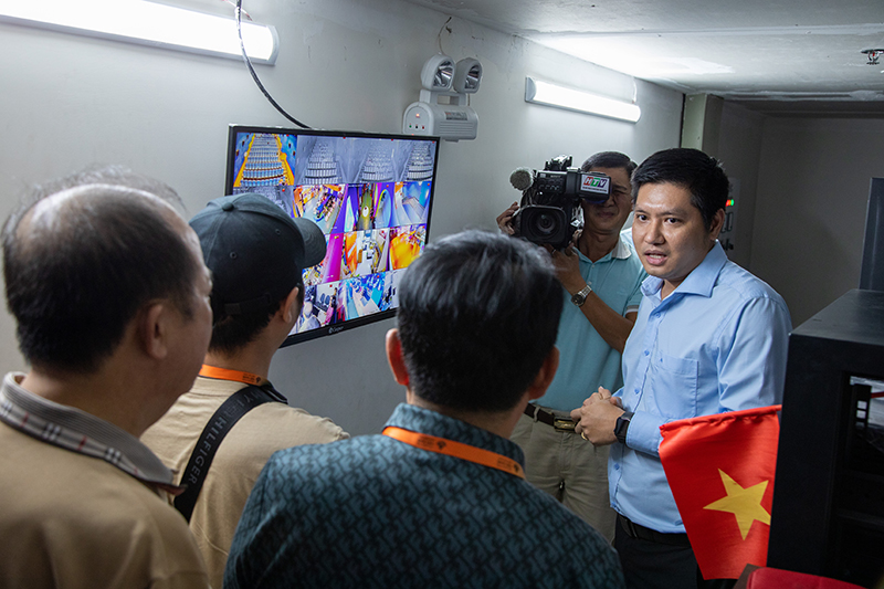 Hoạt động tham quan mô hình rạp chiếu trong khuôn khổ Liên hoan Phim Việt Nam lần thứ XXIV