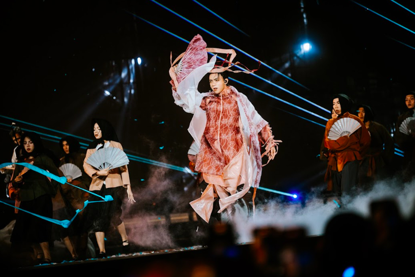 SOOBIN có đêm diễn lớn nhất sự nghiệp, cùng khán giả quyên góp 1,25 tỷ đồng cho bà con vùng bão lũ