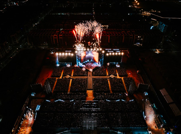 SOOBIN có đêm diễn lớn nhất sự nghiệp, cùng khán giả quyên góp 1,25 tỷ đồng cho bà con vùng bão lũ