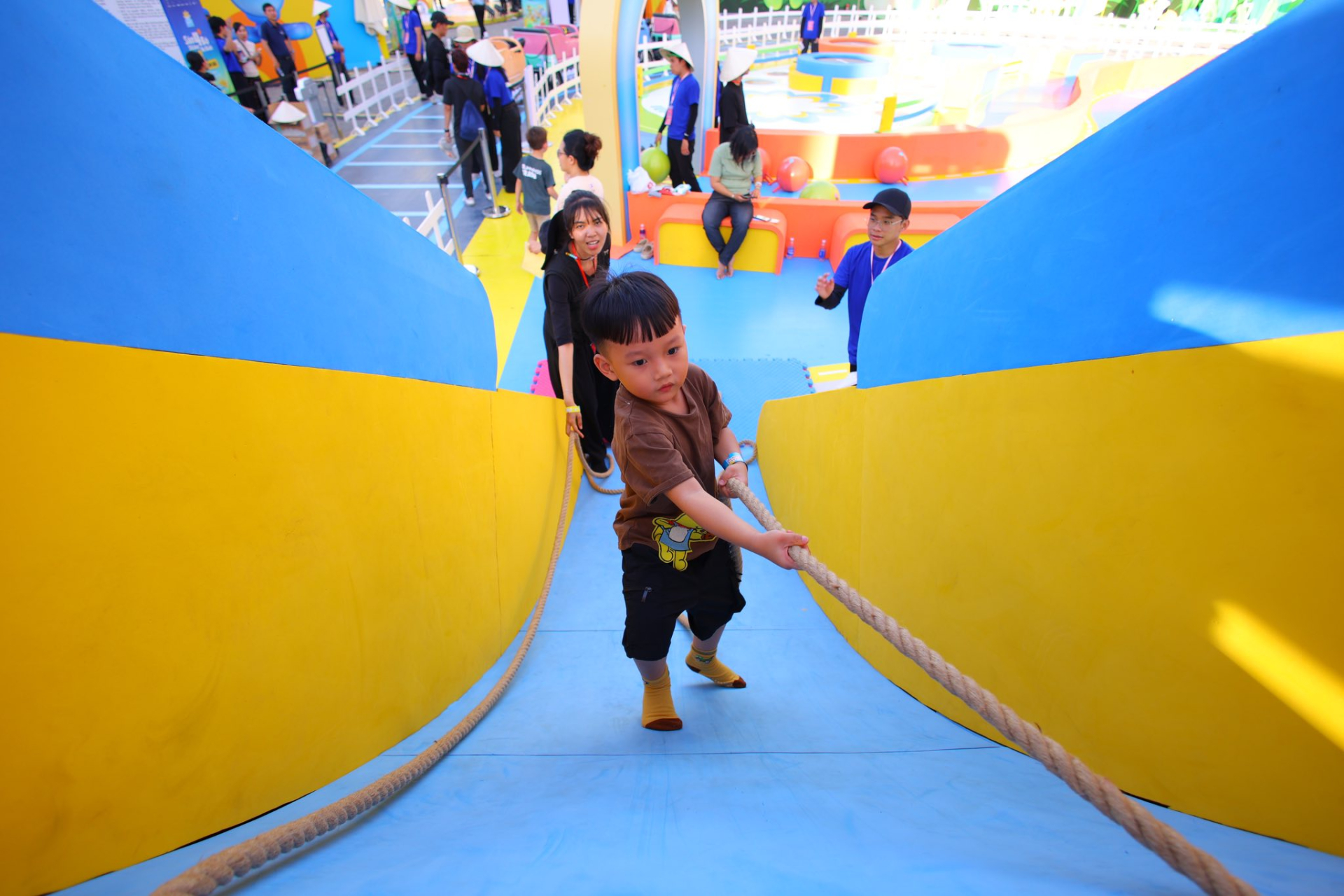 Những ông bố bà mẹ 4.0 nói gì về Sundate Festival?