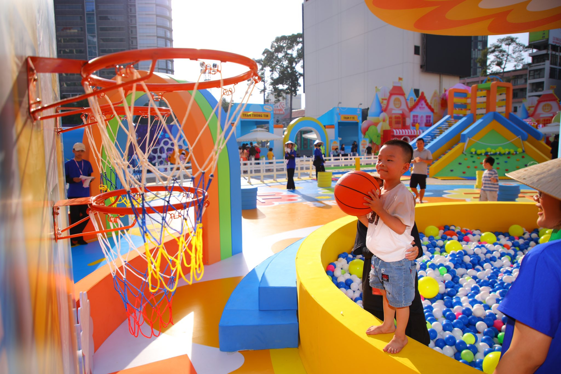 Những ông bố bà mẹ 4.0 nói gì về Sundate Festival?