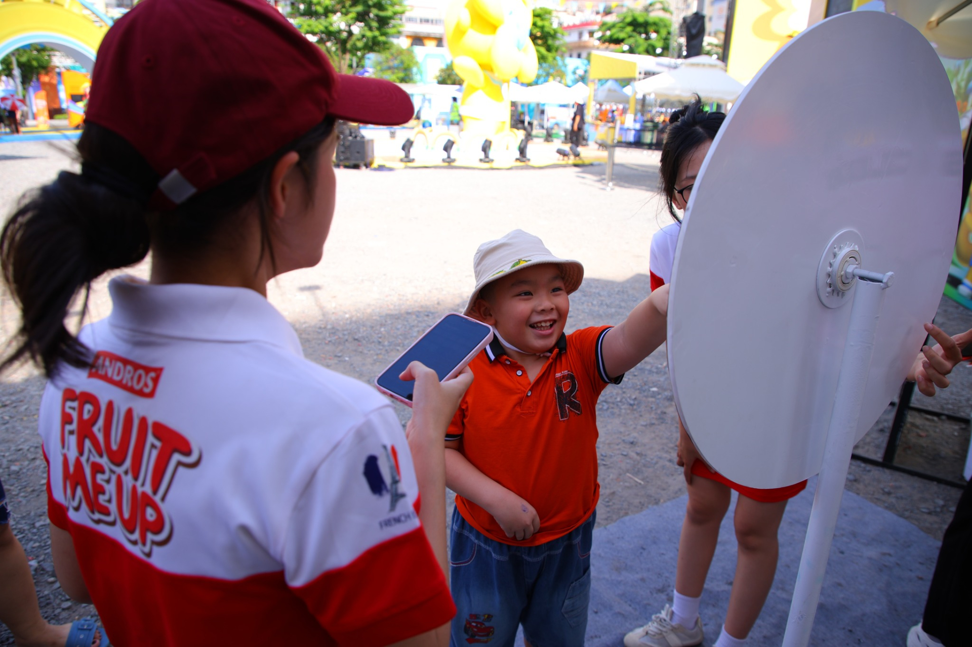 Những ông bố bà mẹ 4.0 nói gì về Sundate Festival?