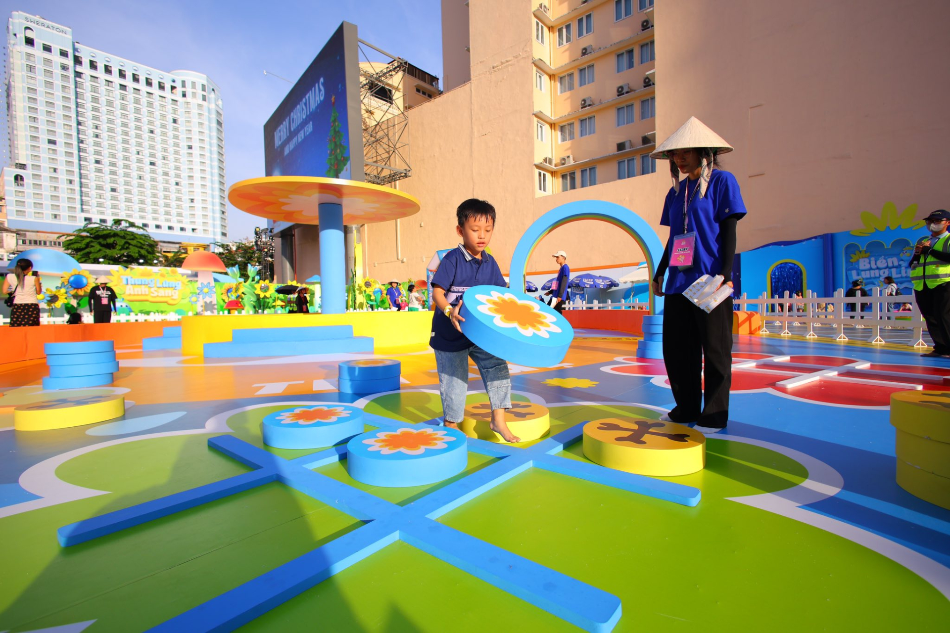 Những ông bố bà mẹ 4.0 nói gì về Sundate Festival?