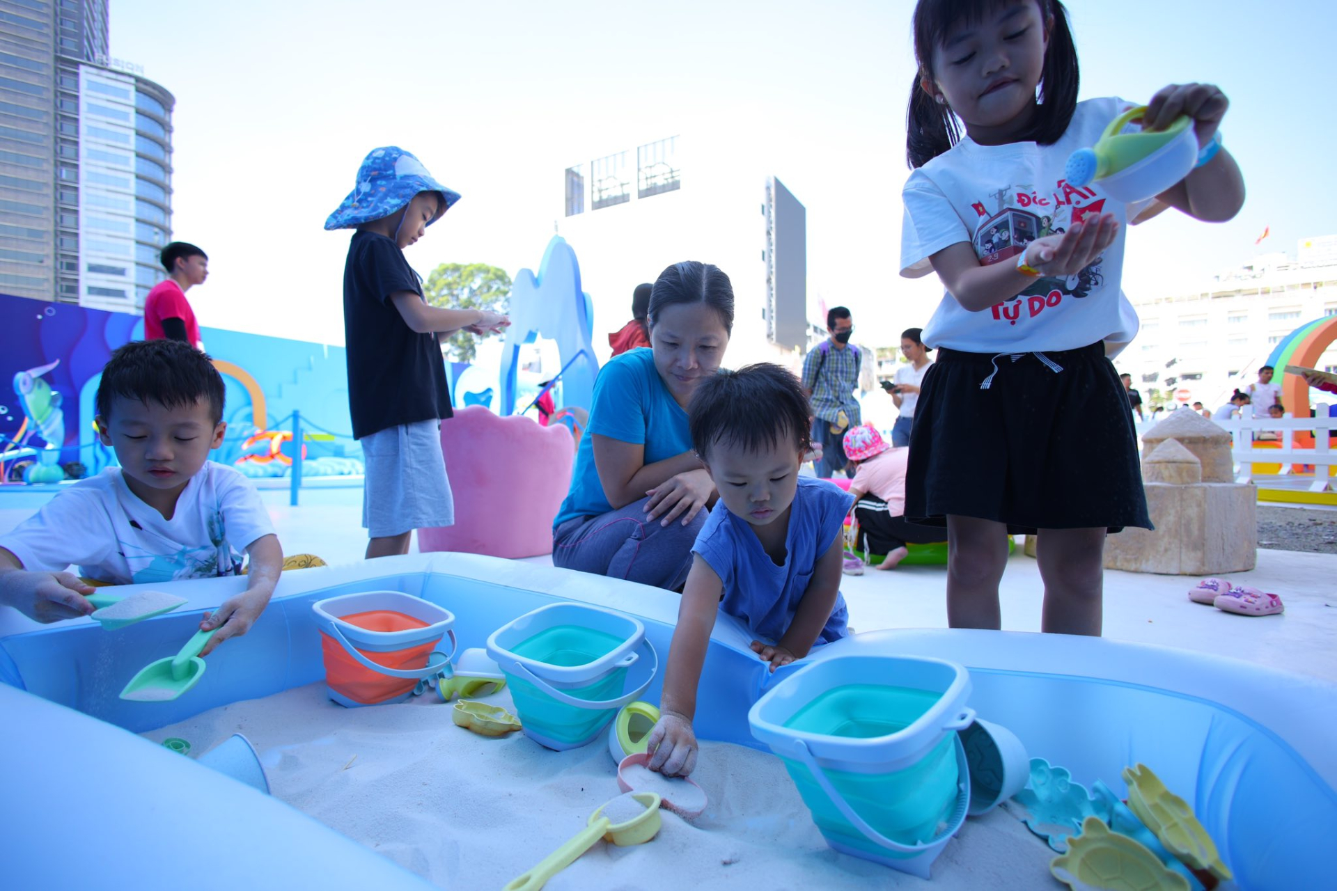 Những ông bố bà mẹ 4.0 nói gì về Sundate Festival?