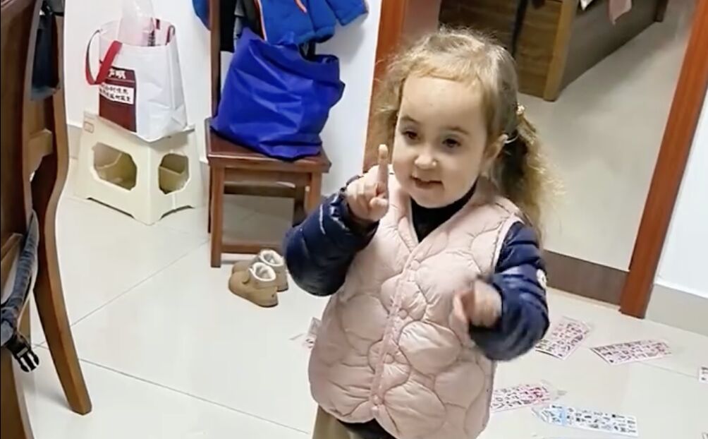 Em bé vô cùng đáng yêu