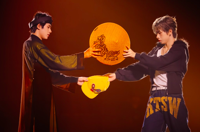 Nón lá, áo dài và hình ảnh rồng thời Lý xuất hiện tại sân khấu Tân binh toàn năng