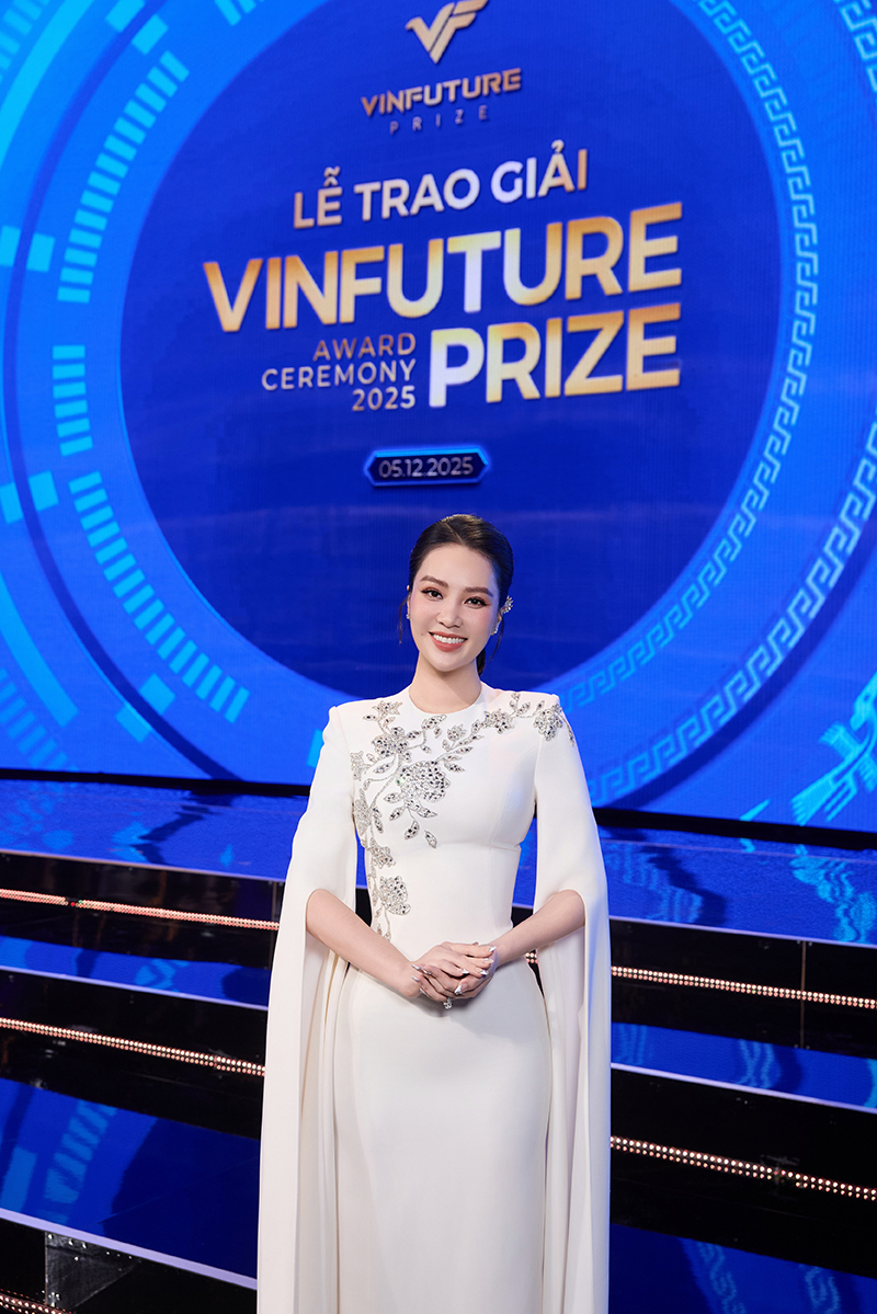 Á hậu Thuỵ Vân tiết lộ lý do giấu kín hình ảnh con suốt nhiều năm