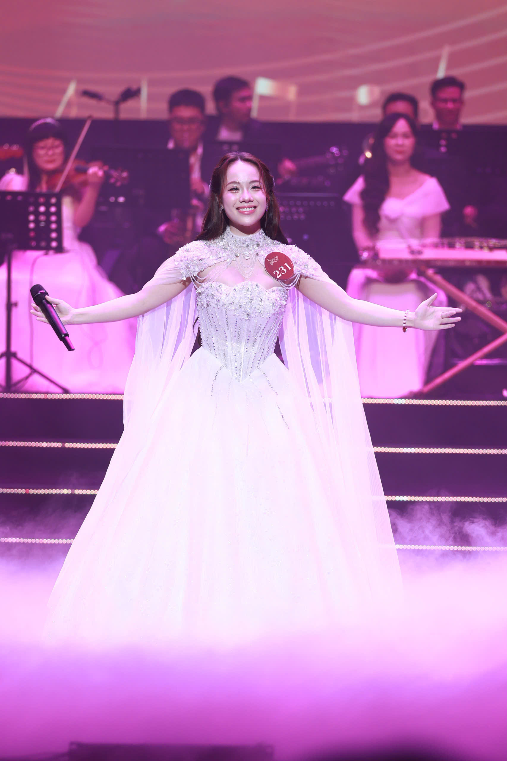 Khoảnh khắc bùng nổ của Đào Lê Phương Chi trong đêm đăng quang Tiếng hát Hà Nội 2025