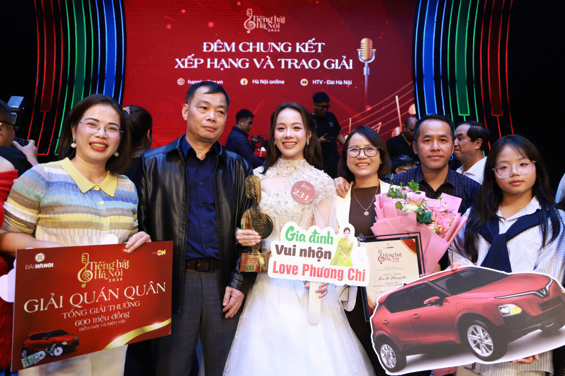 Khoảnh khắc bùng nổ của Đào Lê Phương Chi trong đêm đăng quang Tiếng hát Hà Nội 2025