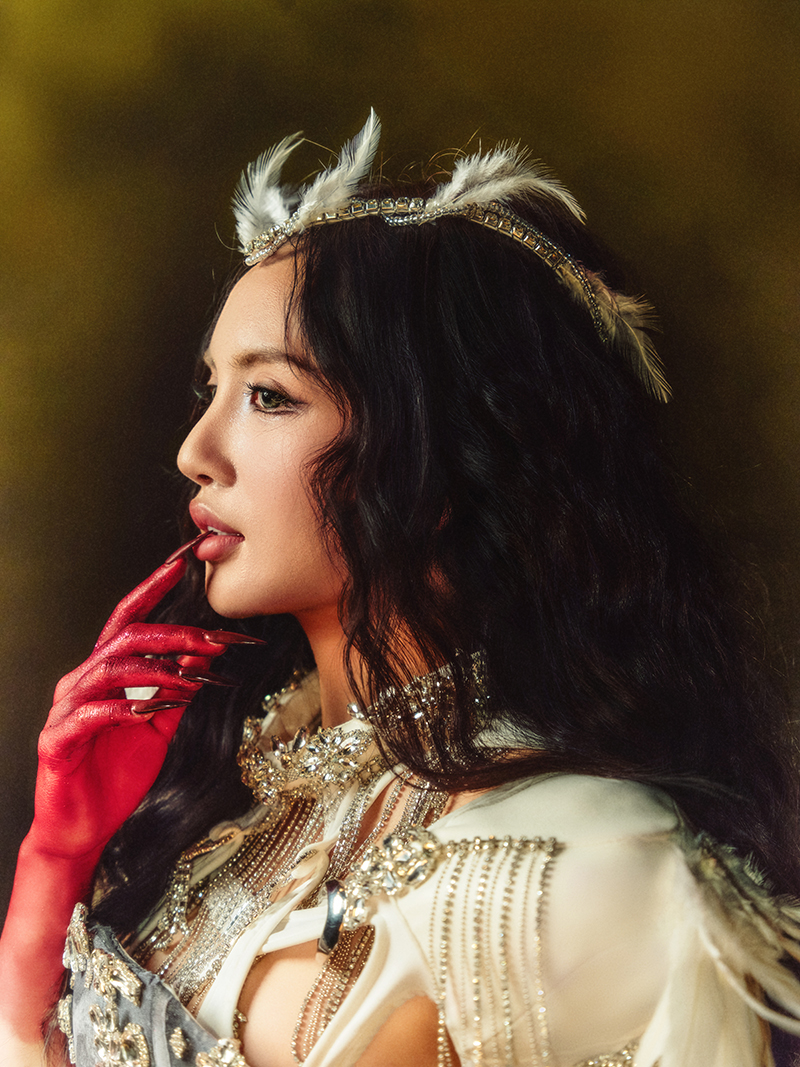 Con gái Mars Anh Tú “chơi lớn” với Latin Pop dù mới ra mắt được 6 tháng