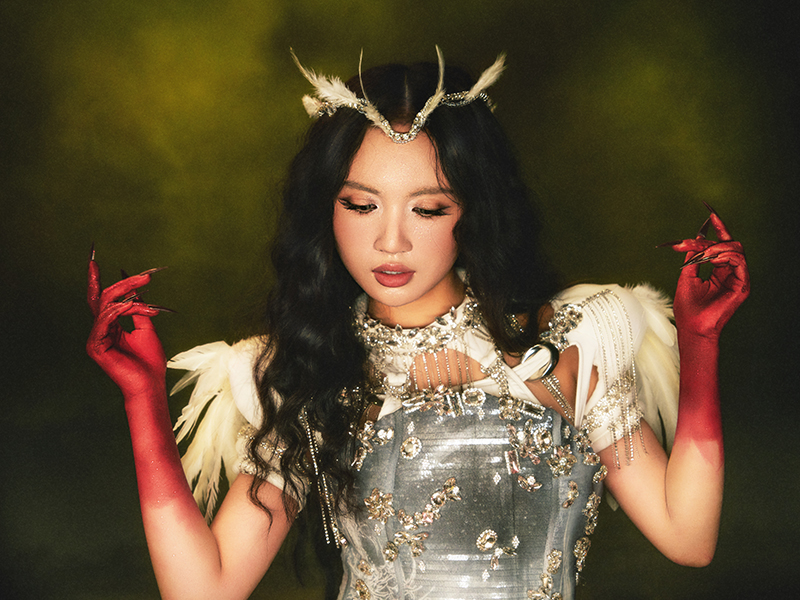 Con gái Mars Anh Tú “chơi lớn” với Latin Pop dù mới ra mắt được 6 tháng