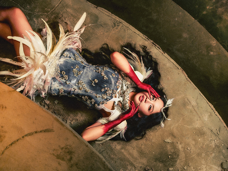 Con gái Mars Anh Tú “chơi lớn” với Latin Pop dù mới ra mắt được 6 tháng