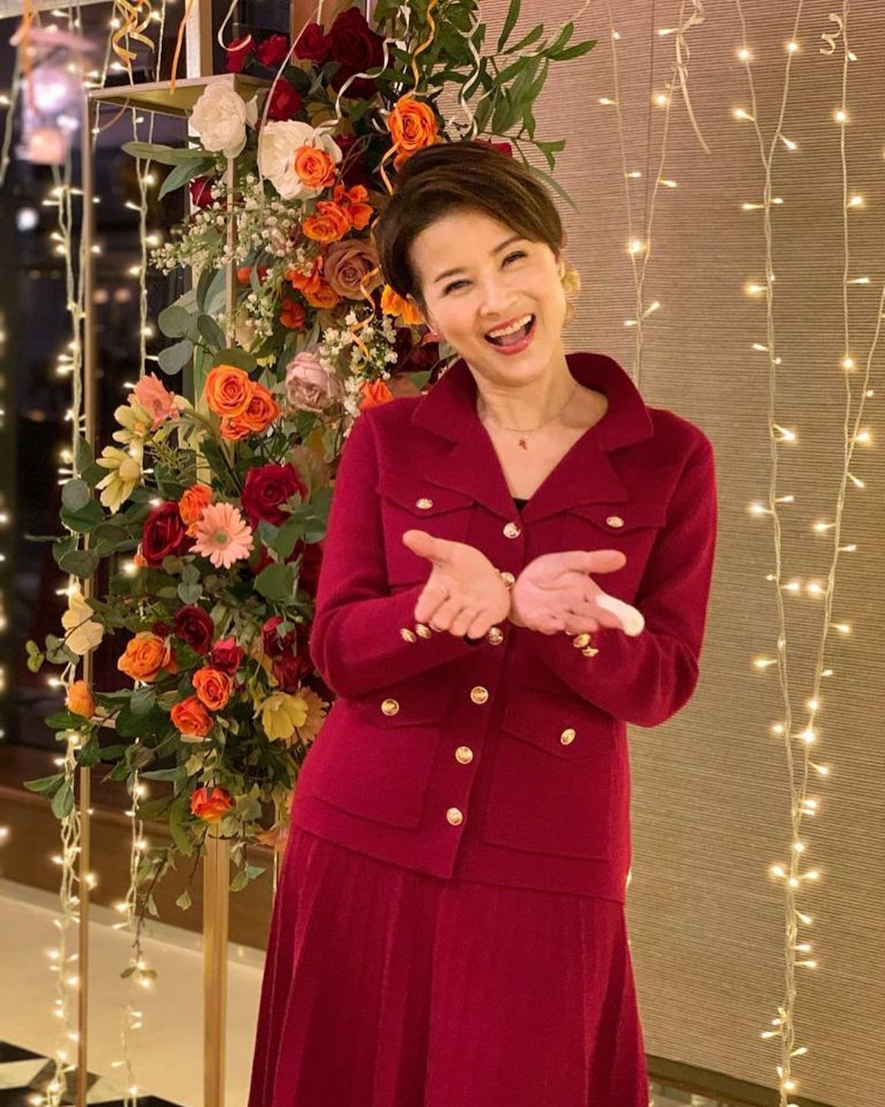 Bà chọn đi làm nhiều hơn, quay lại với nghệ thuật, làm bảo hiểm, để con thấy mẹ đang đứng vững, thay vì thấy mẹ gục ngã.