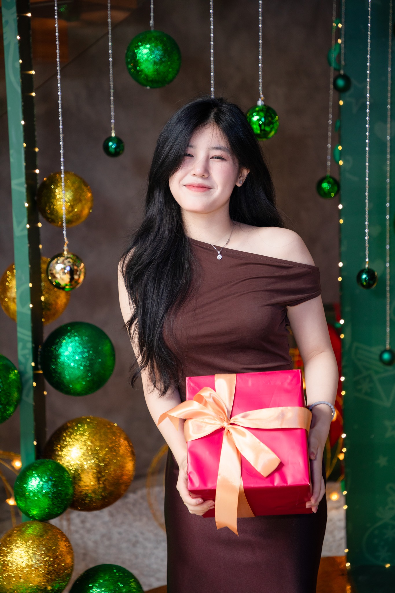 QUÁ XỊN: 1 trường ở TP.HCM mở quán cà phê như resort trong khuôn viên, sinh viên đi vài bước là có chỗ ngồi học cực chill