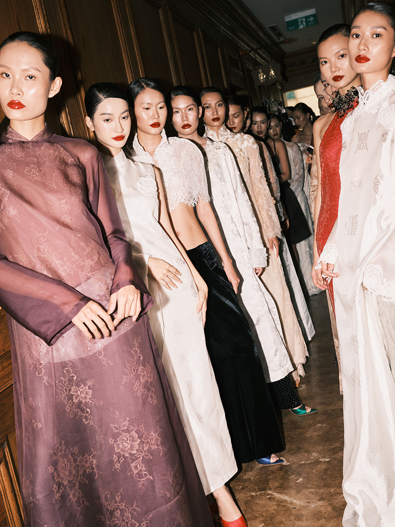 Á hậu Quỳnh Anh diện áo dài, gây chú ý với nhan sắc ngày càng mặn mà trong sự kiện riêng tư tại Sài Gòn 