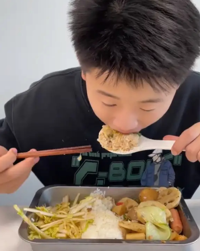 Bữa cơm gây tranh cãi