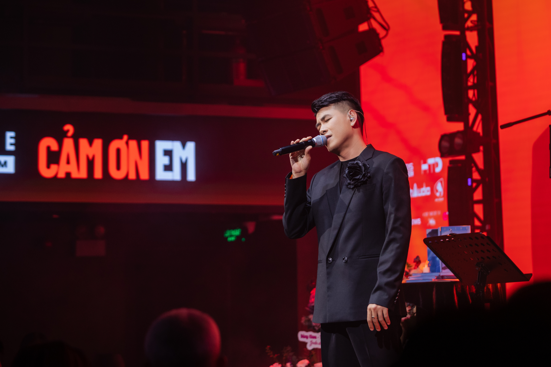 Hồ Trung Dũng: Tất cả mọi trải nghiệm, dù tốt hay chưa tốt, đều đáng trân trọng