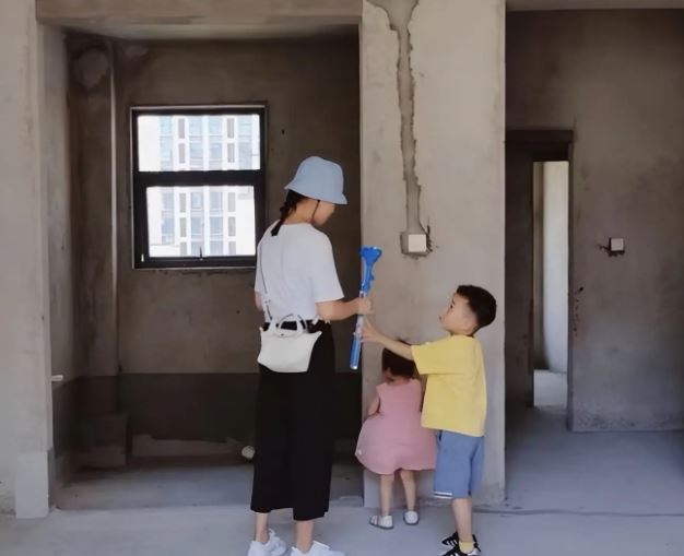 Người mẹ khoe ảnh căn nhà mới của gia đình